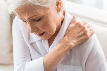 Shoulder pain causes and treatment, The House Clinics, Bristol
